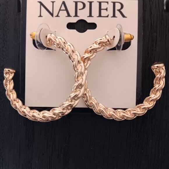 NAPIER 1980's Mod/Contemporary Gold Chunky Rope 1.5" Hoop Earrings**NEW! - Picture 3 of 3